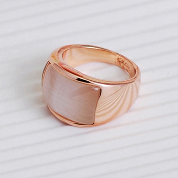 ✨HP! ✨Rose Gold & Opal Crystal Ring✨ - Picture 3 of 3
